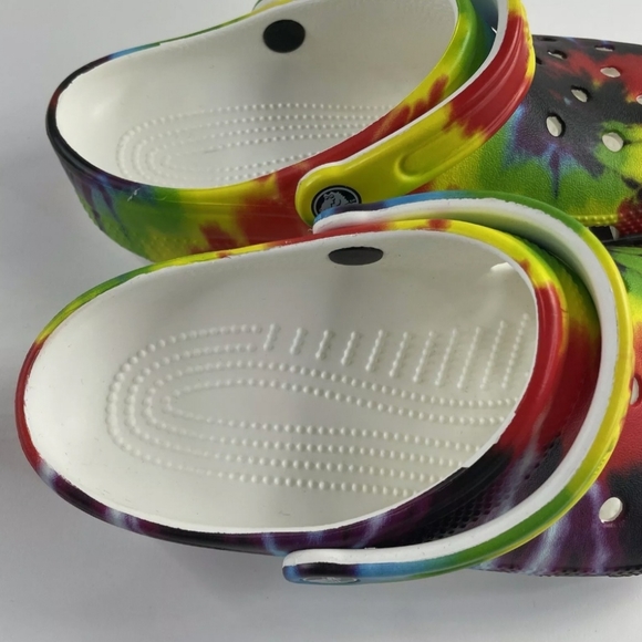 Crocs Clog Size 7 Tie Dye Women Classic Graphic New Sandals 205453 90H - Picture 4 of 8